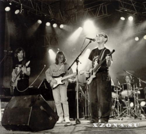  - . Live. Vinyl LP + MB.     .  2 (1979-2009)